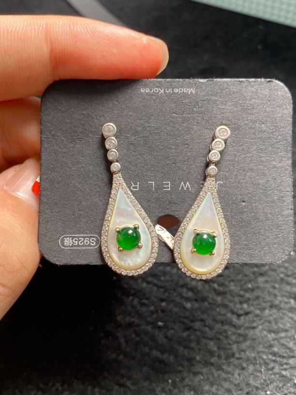 （危料专卖）天然翡翠A货蛋面耳坠（4.5x4.5x2.2）