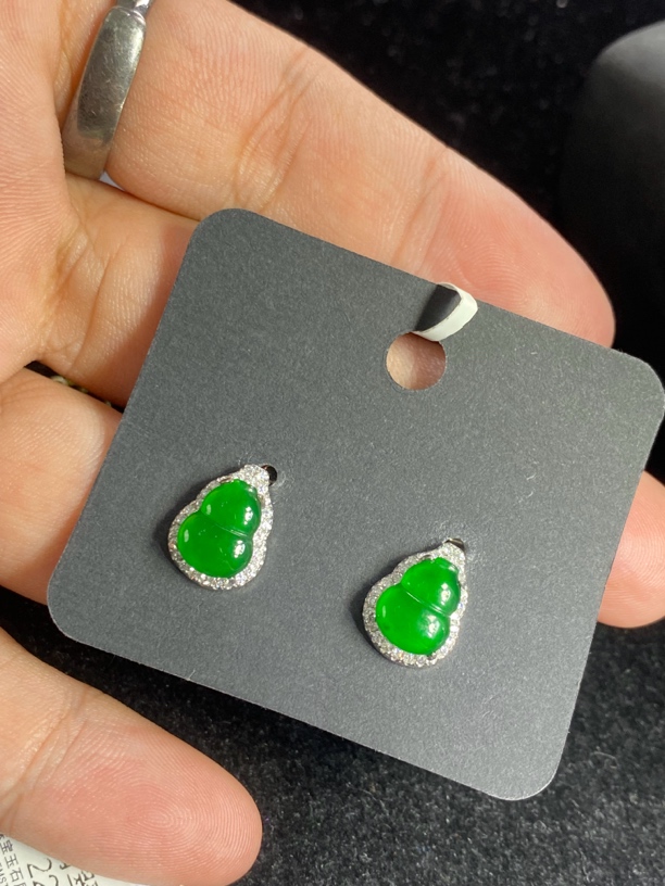 天然A货绿葫芦耳钉
