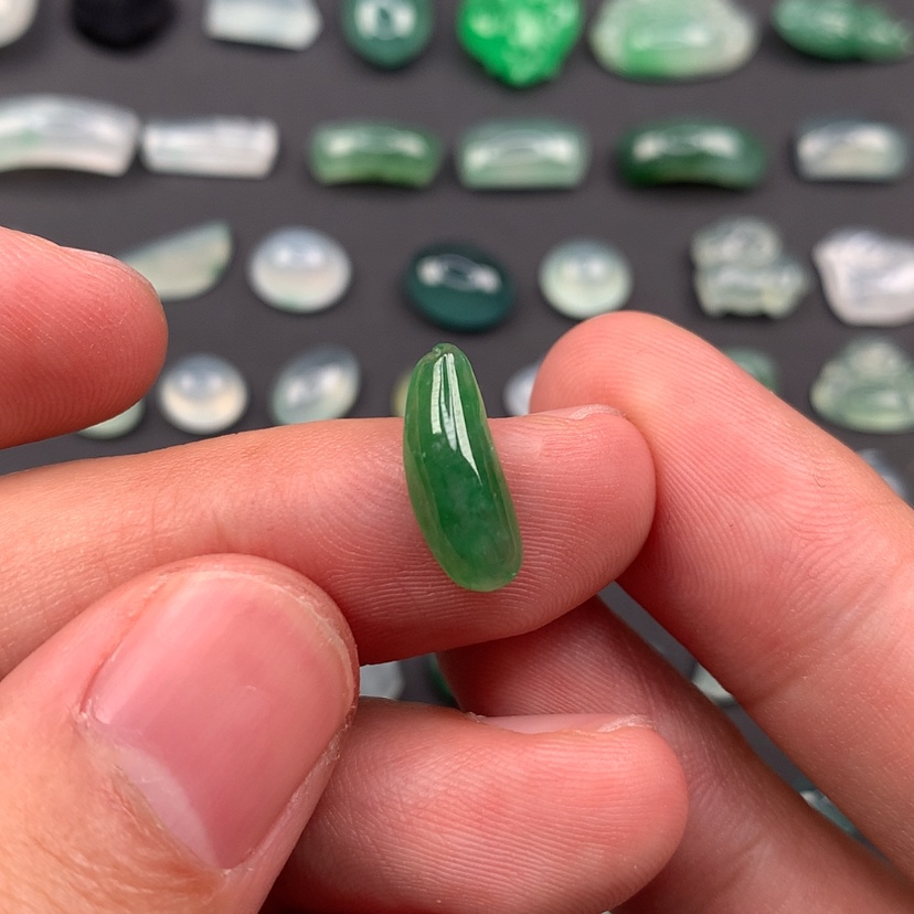 【闪购商品】翡翠颈饰未镶嵌