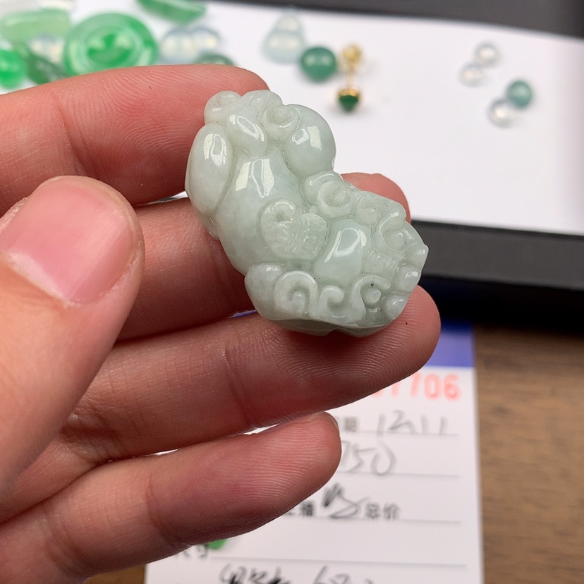【闪购商品】翡翠颈饰未镶嵌茉*慕