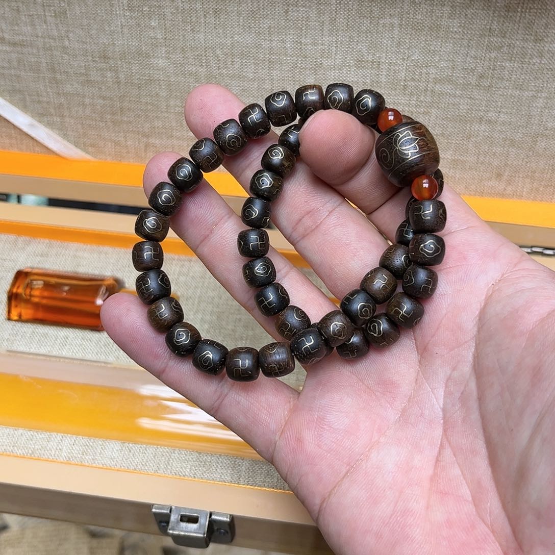 滴血莲花菩提吊坠
