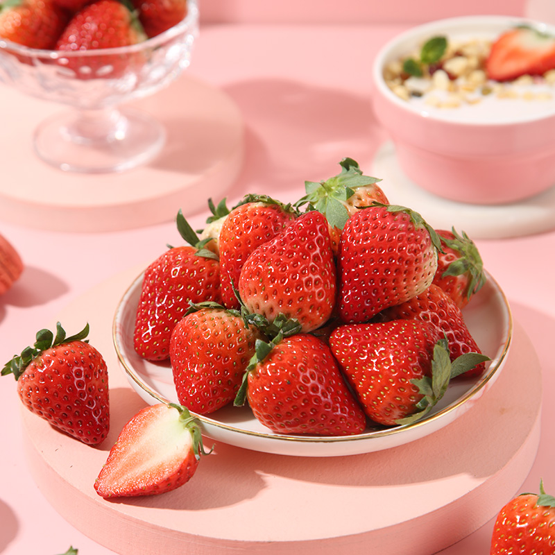 红颜草莓300g 15g+