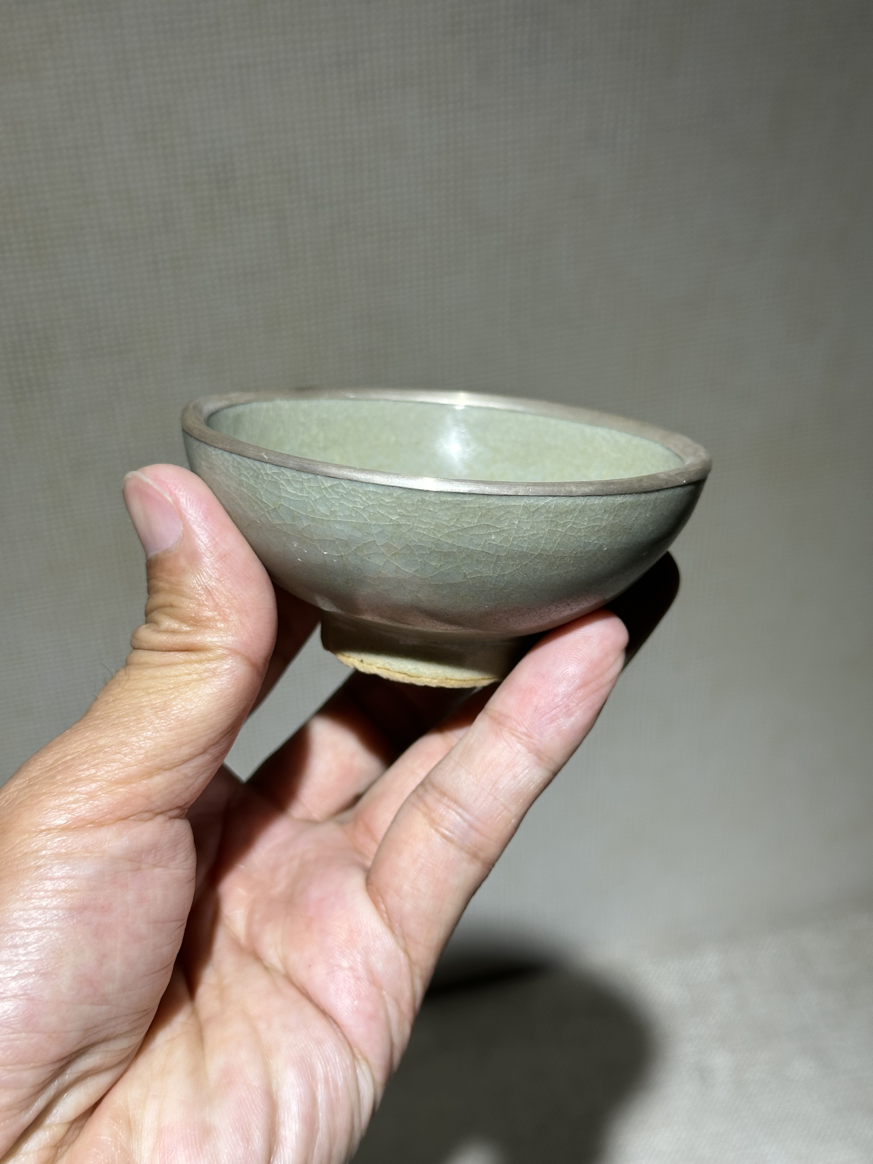 龙泉窑芒口杯，南诵，口径9厘米，口上包银，喝茶实用又有品位主人杯