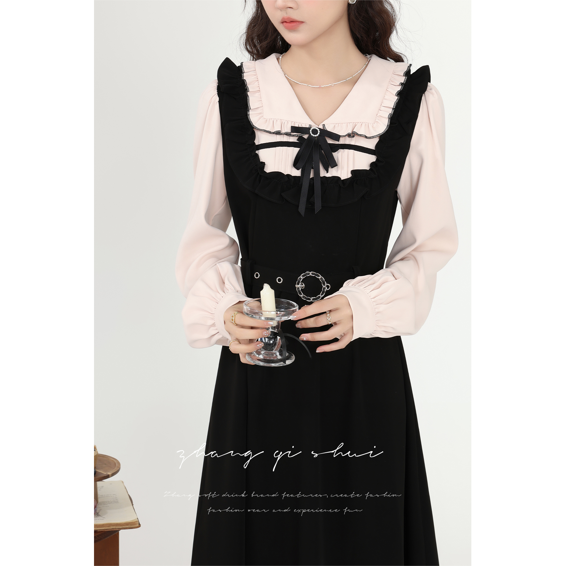 张汽水《粉红泡泡》圣诞节日秋冬黑色收腰显瘦拼接连衣裙子ZQS06029