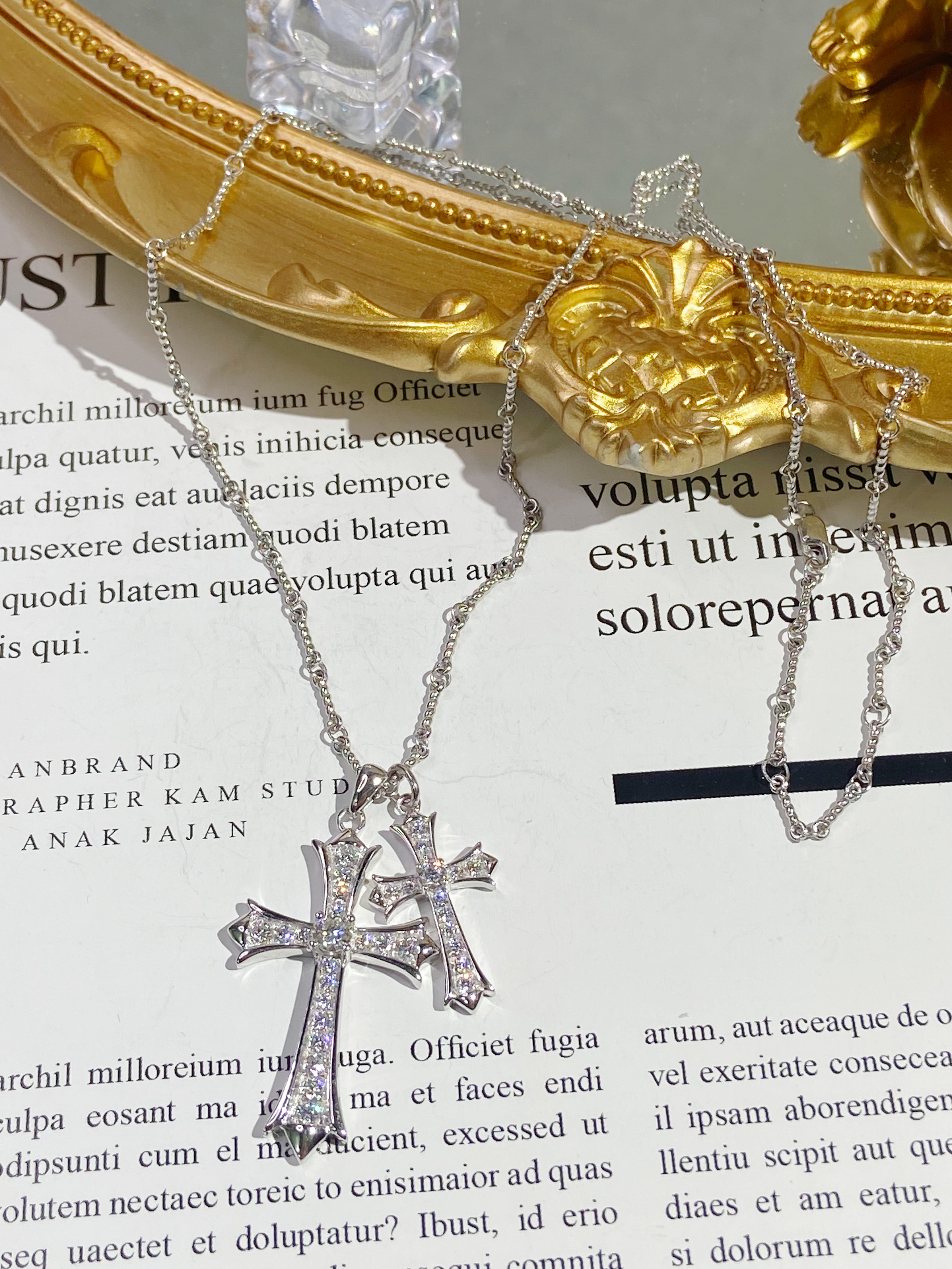 铂金Pt950  十字套链  铂金镶嵌莫桑