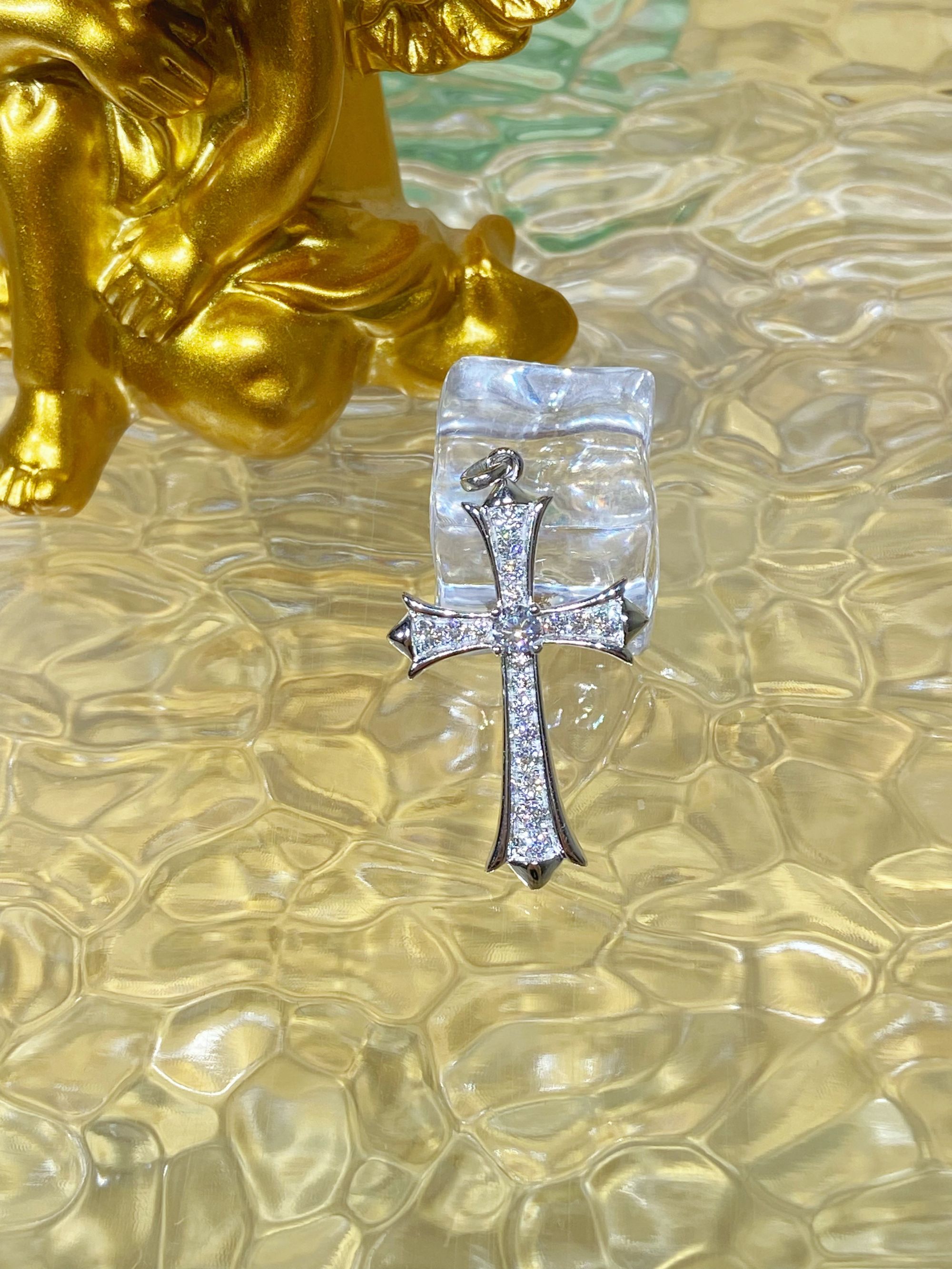 铂金Pt950  十字吊坠  铂金镶嵌莫桑