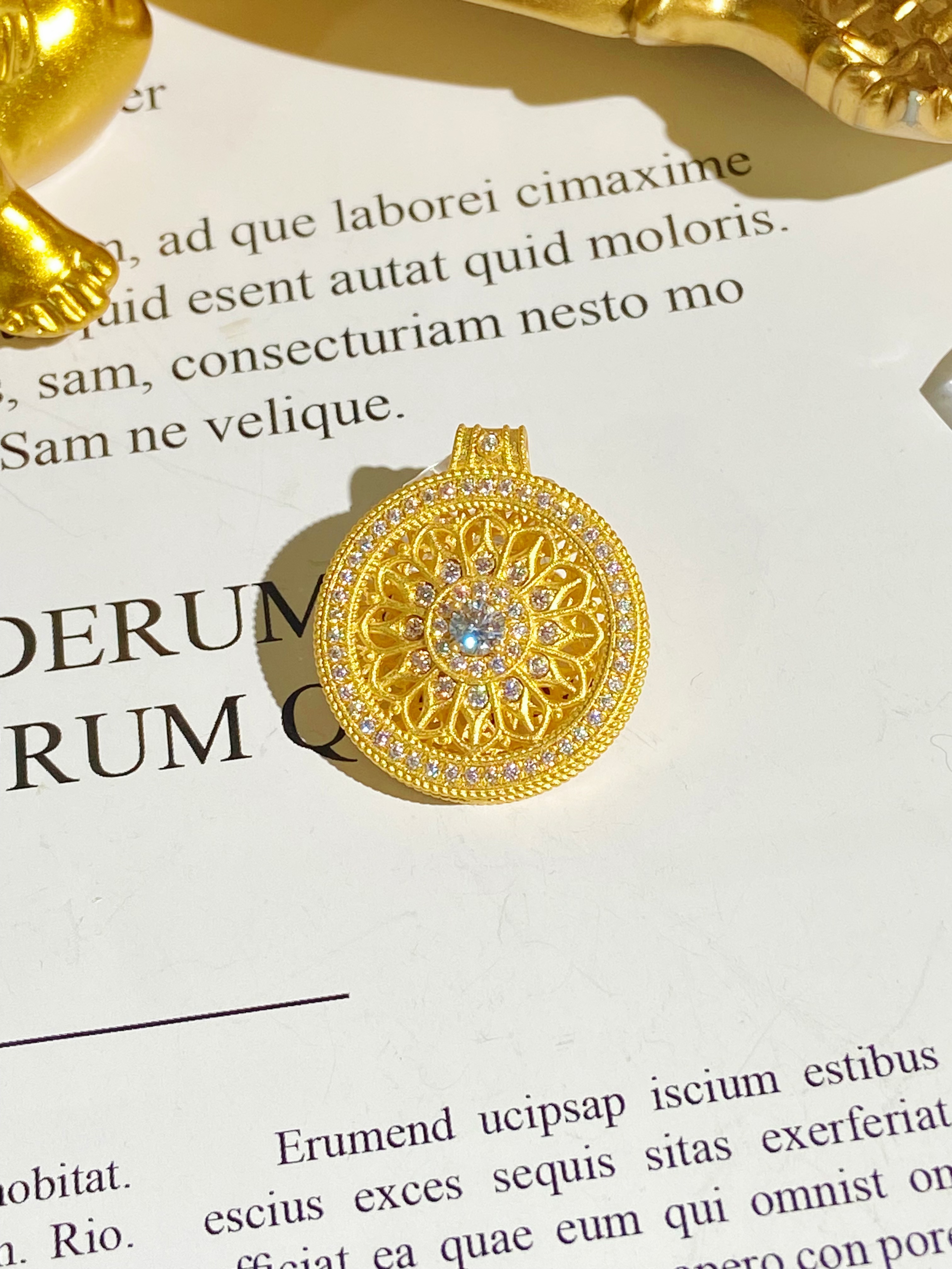 足金999  玫瑰花窗吊坠 黄金镶嵌莫桑  5G工艺