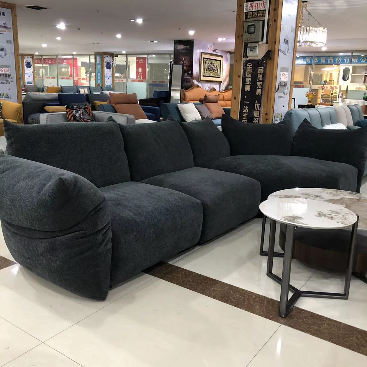 意式极简布艺沙发