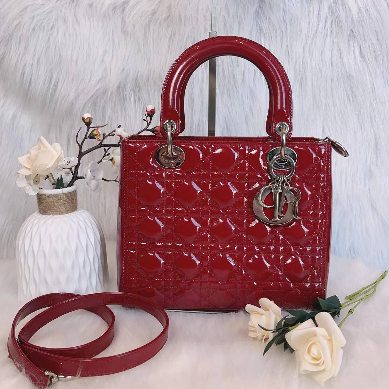 95新 Dior/迪奥 迪奥漆皮五格戴妃红 K02460