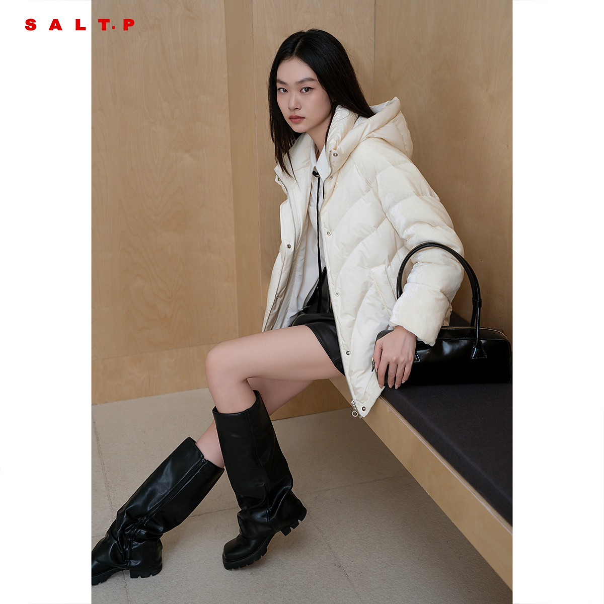 SALT.P可颜拼接袖层次感白鸭绒立领连帽羽绒服冬