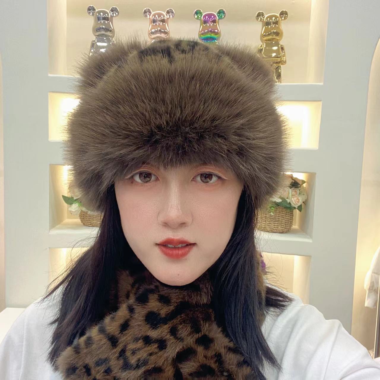 2024网红爆款保暖洋气设计师款小耳朵帽子围巾一套