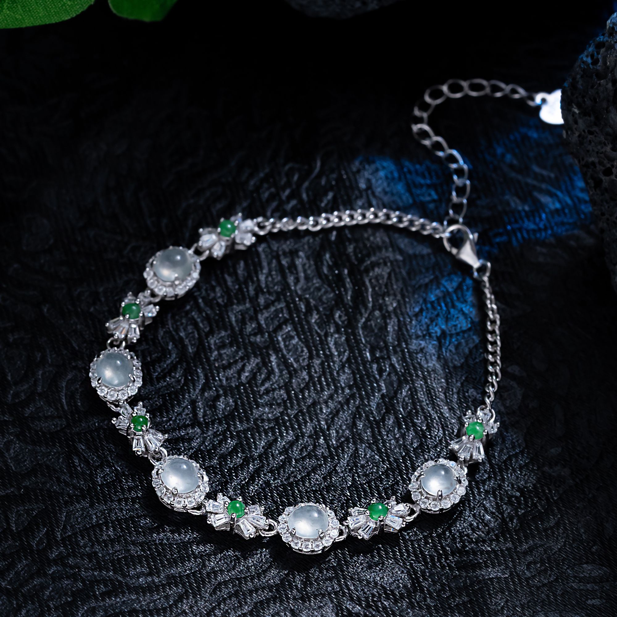 缅甸天然高冰蛋面翡翠手链女s925银镶嵌配精美阳绿小顶珠正品A货