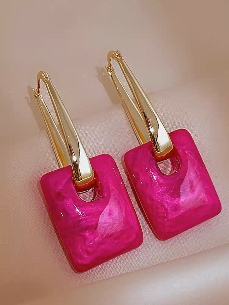 铁合金耳饰 玫红色百搭夸张小提包ins设计感夸张耳扣耳环饰品