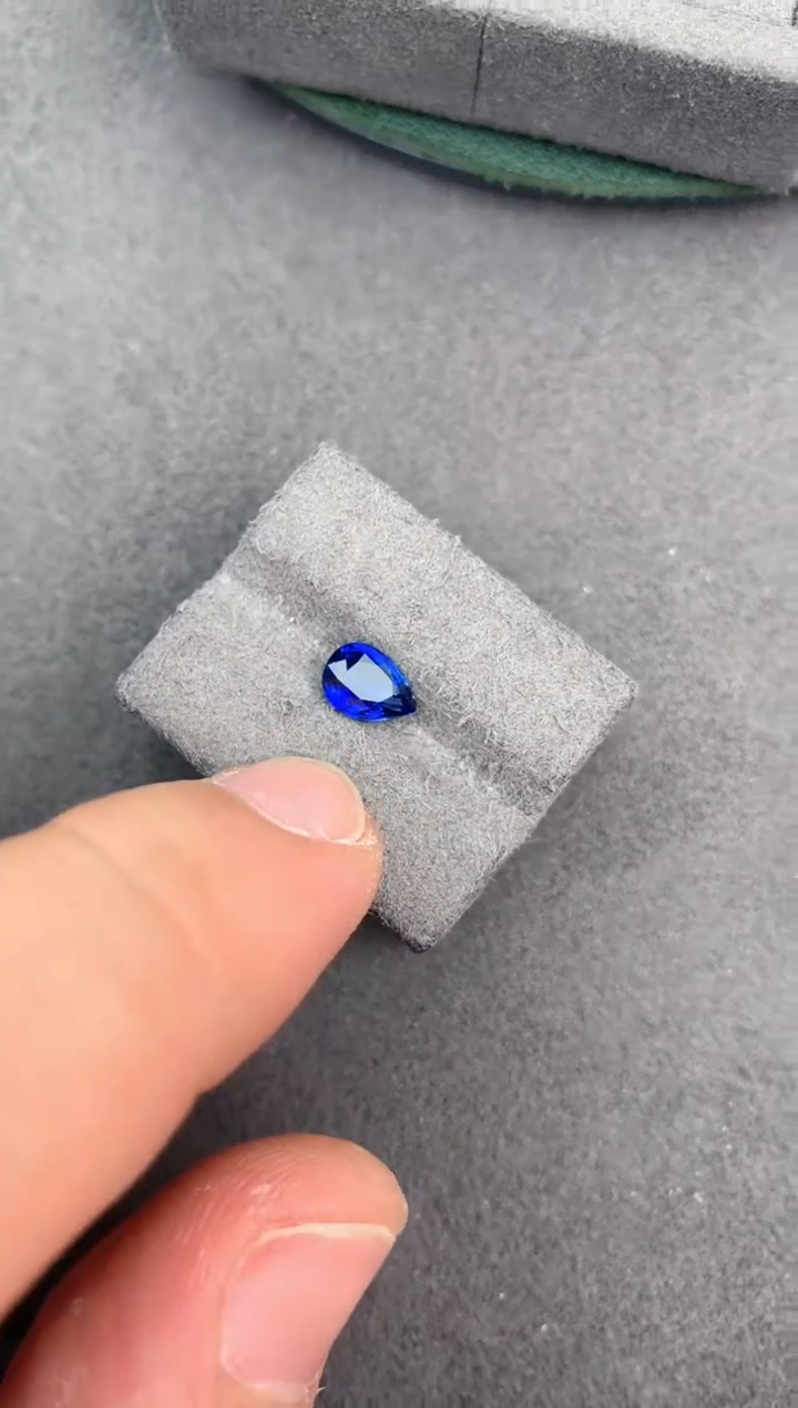 【闪购商品】蓝宝石裸石未镶嵌1ct水滴蓝宝石