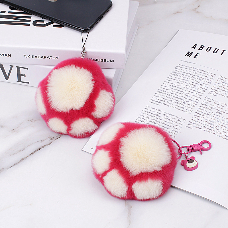 草莓熊爪子獭兔毛包挂件钥匙扣手机挂饰车内挂件节日礼物可爱美好