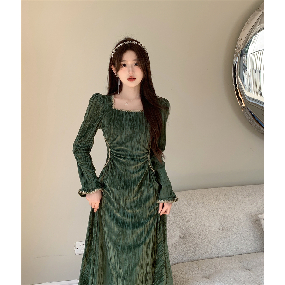 大码长袖复古墨绿丝绒垂坠感连衣裙女秋冬新款胖mm显瘦收腰长裙子