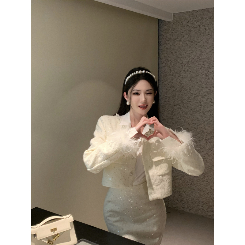 时尚2025新款名媛风穿搭小香圆领长袖加棉外套高腰半身裙套装女装