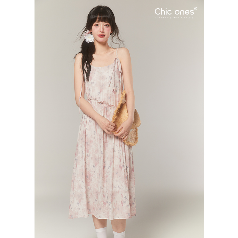 Chic ones粉色晕染碎花吊带裙女 夏季不规则压褶木耳边法式连衣裙