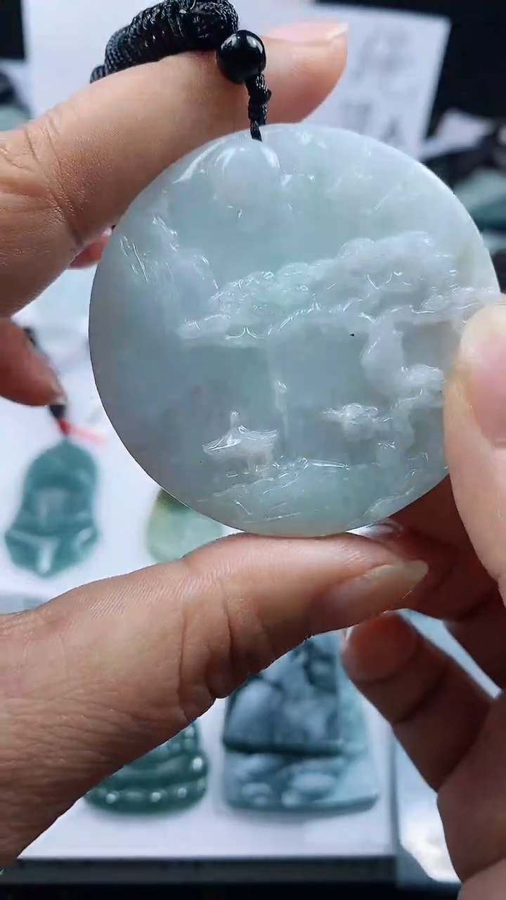 【闪购商品】翡翠颈饰未镶嵌.