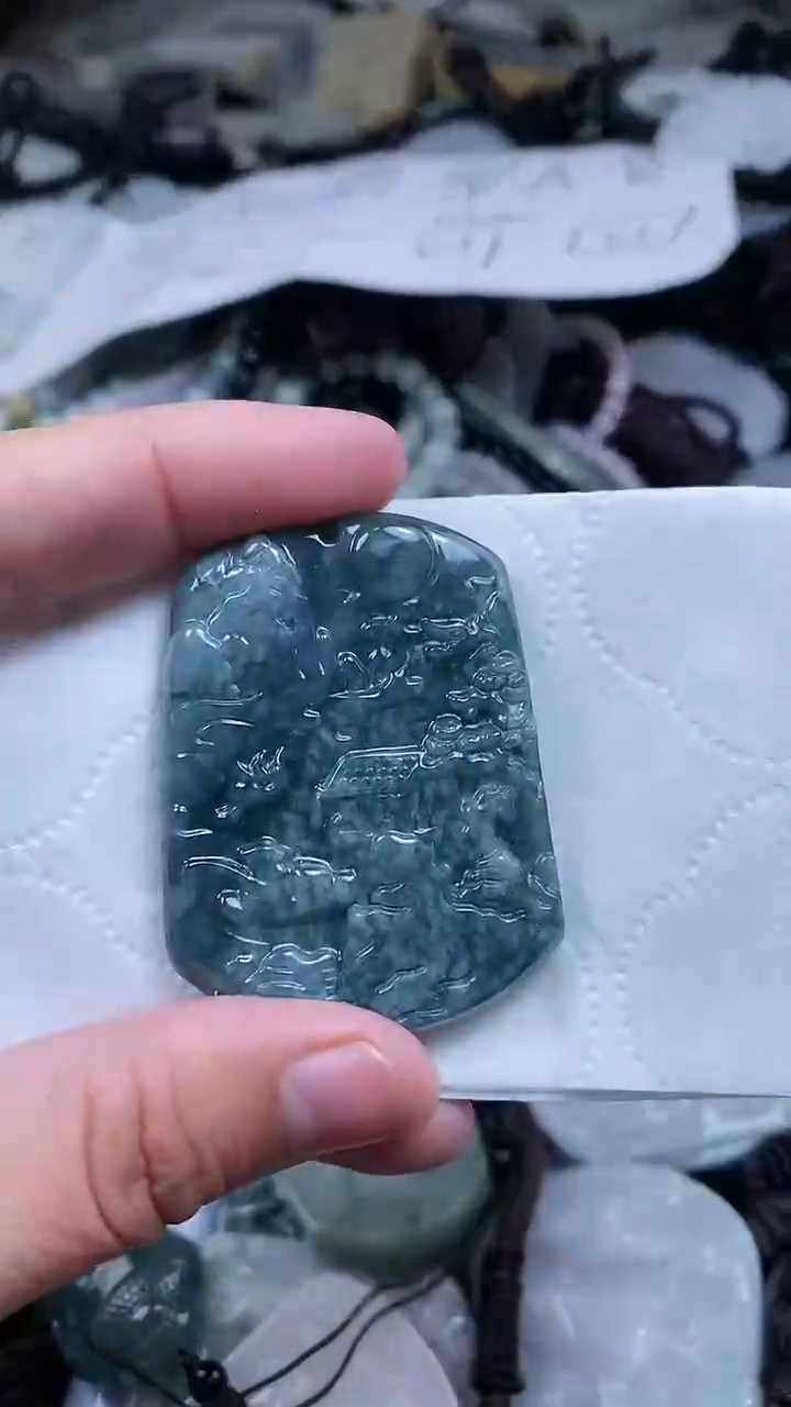 【闪购商品】翡翠颈饰未镶嵌.