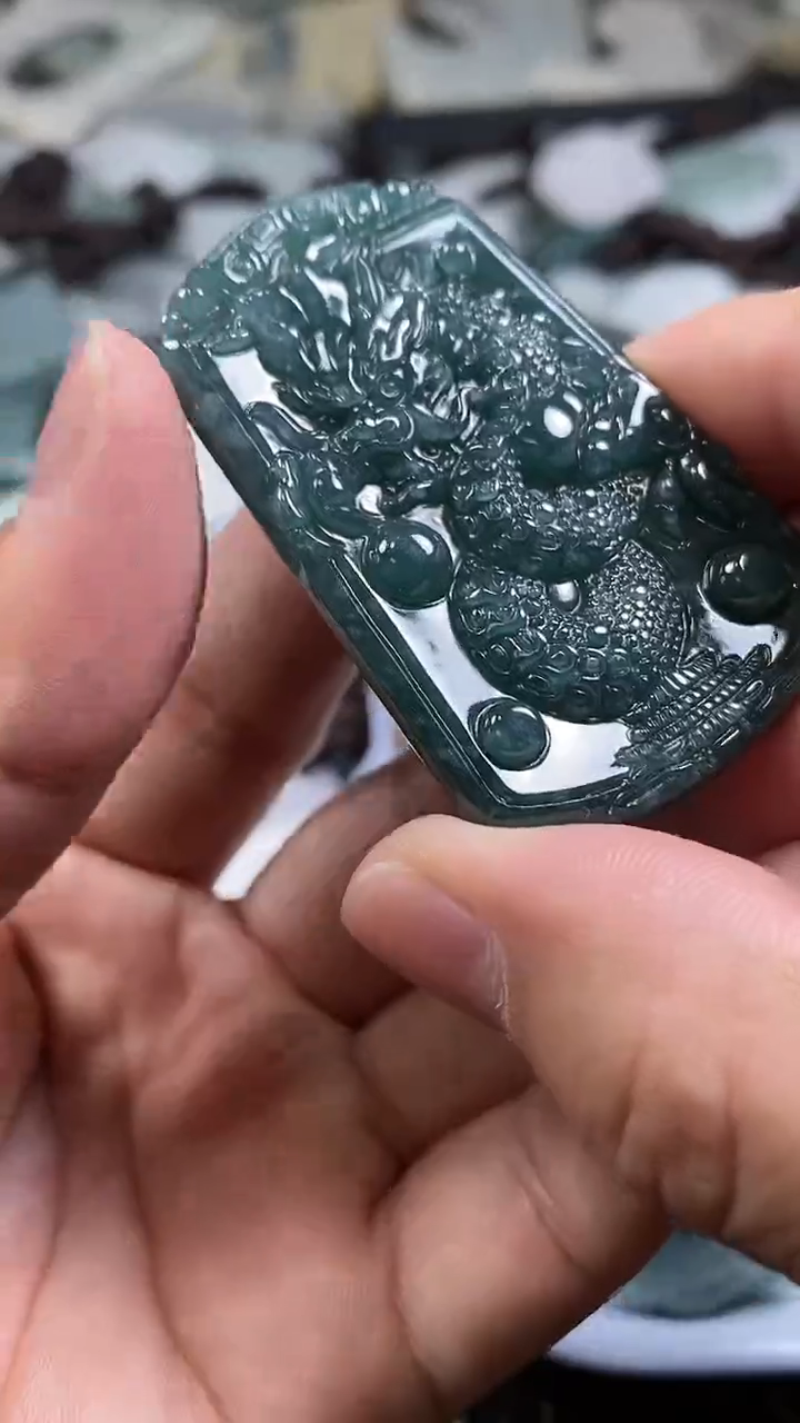 【闪购商品】翡翠颈饰未镶嵌.