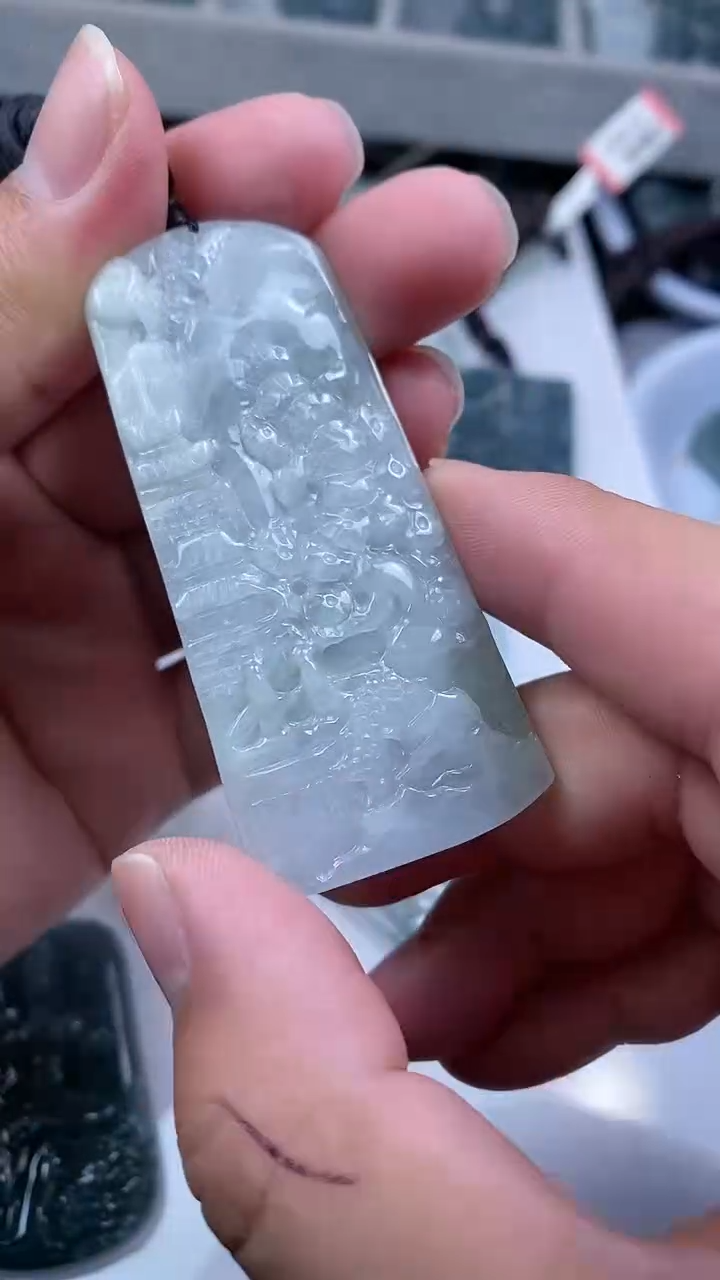 【闪购商品】翡翠颈饰未镶嵌.