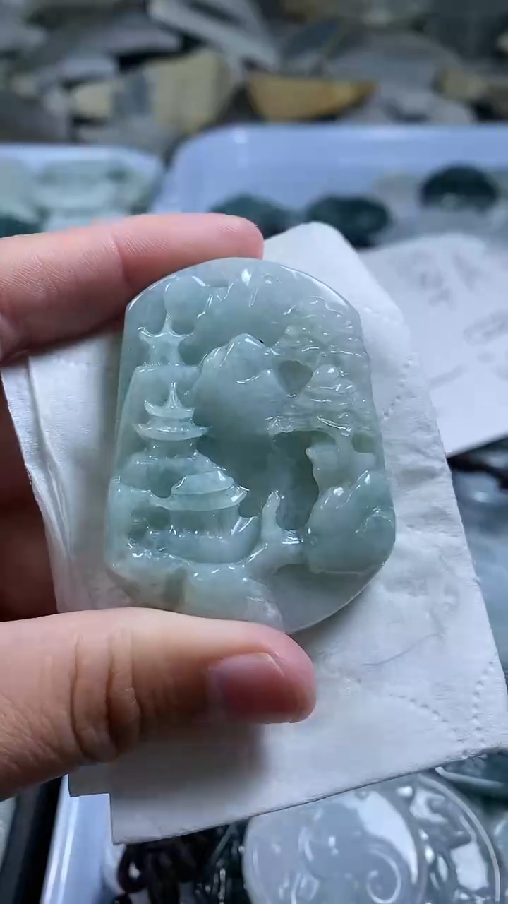 【闪购商品】翡翠颈饰未镶嵌.