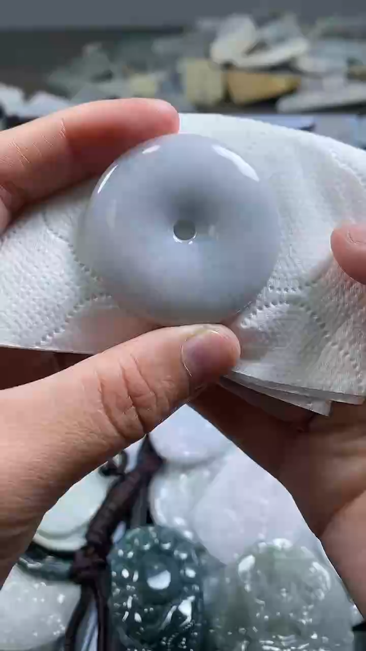 【闪购商品】翡翠颈饰未镶嵌.