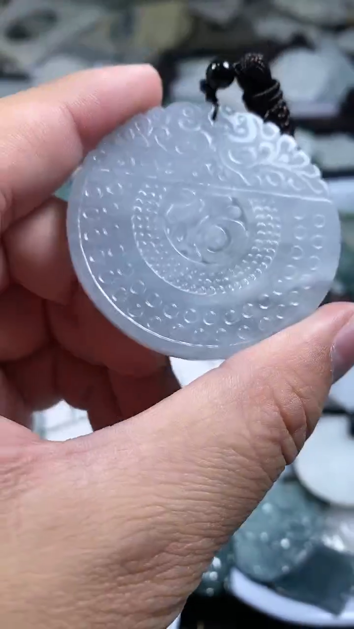【闪购商品】翡翠颈饰未镶嵌.