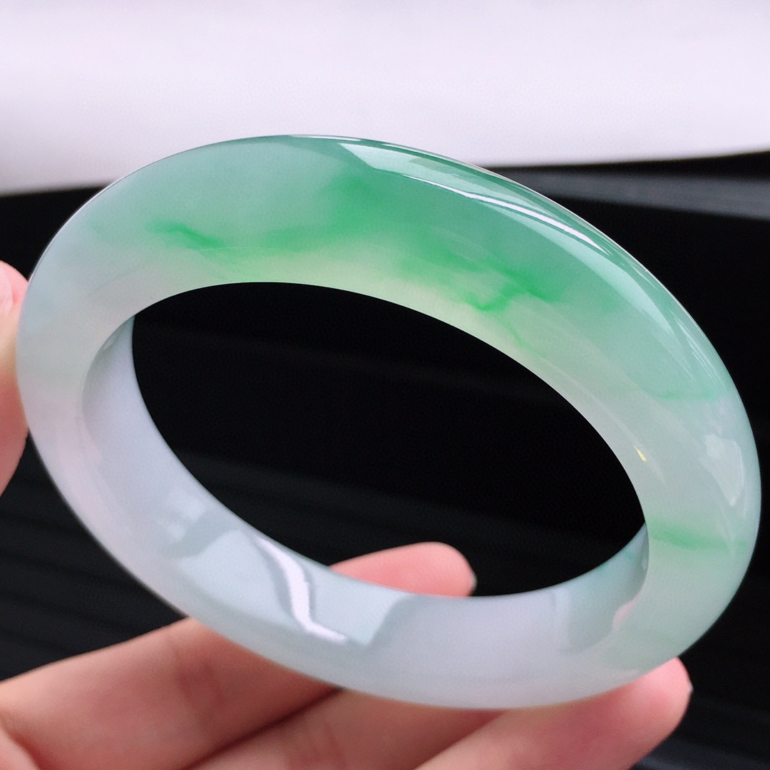 天然缅甸老坑翡翠A货飘绿宽边手镯61/13.5/10mm（85E55