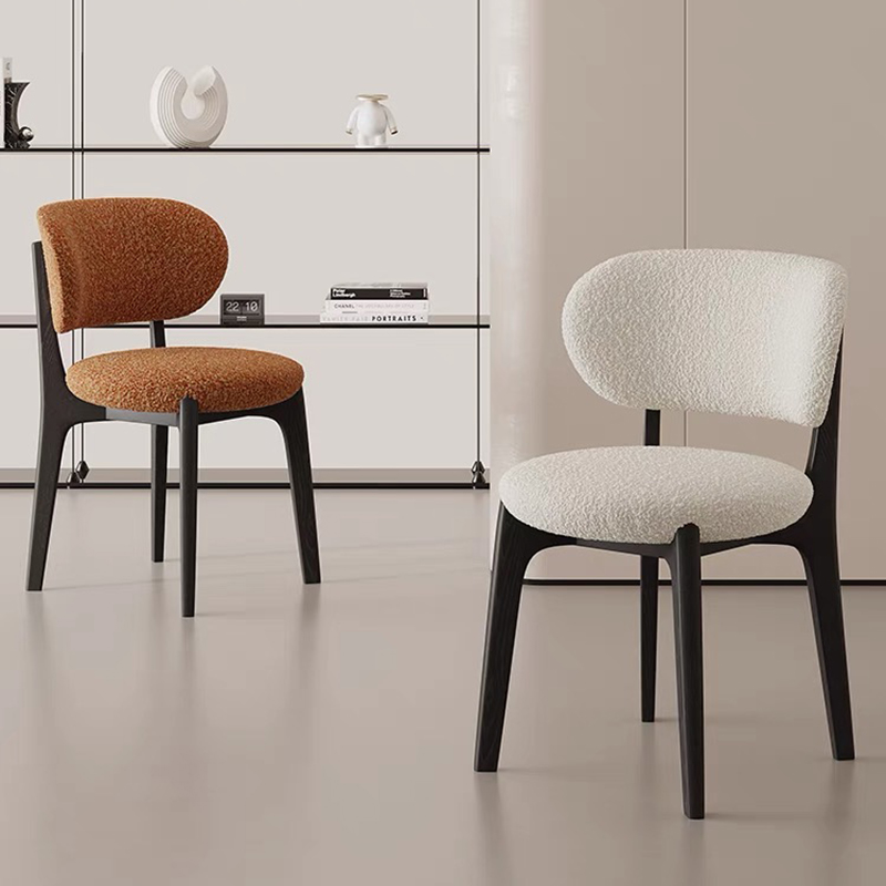 法式实木奶油风餐椅创意家用黑白椅子网红餐厅白蜡木舒适靠背餐椅