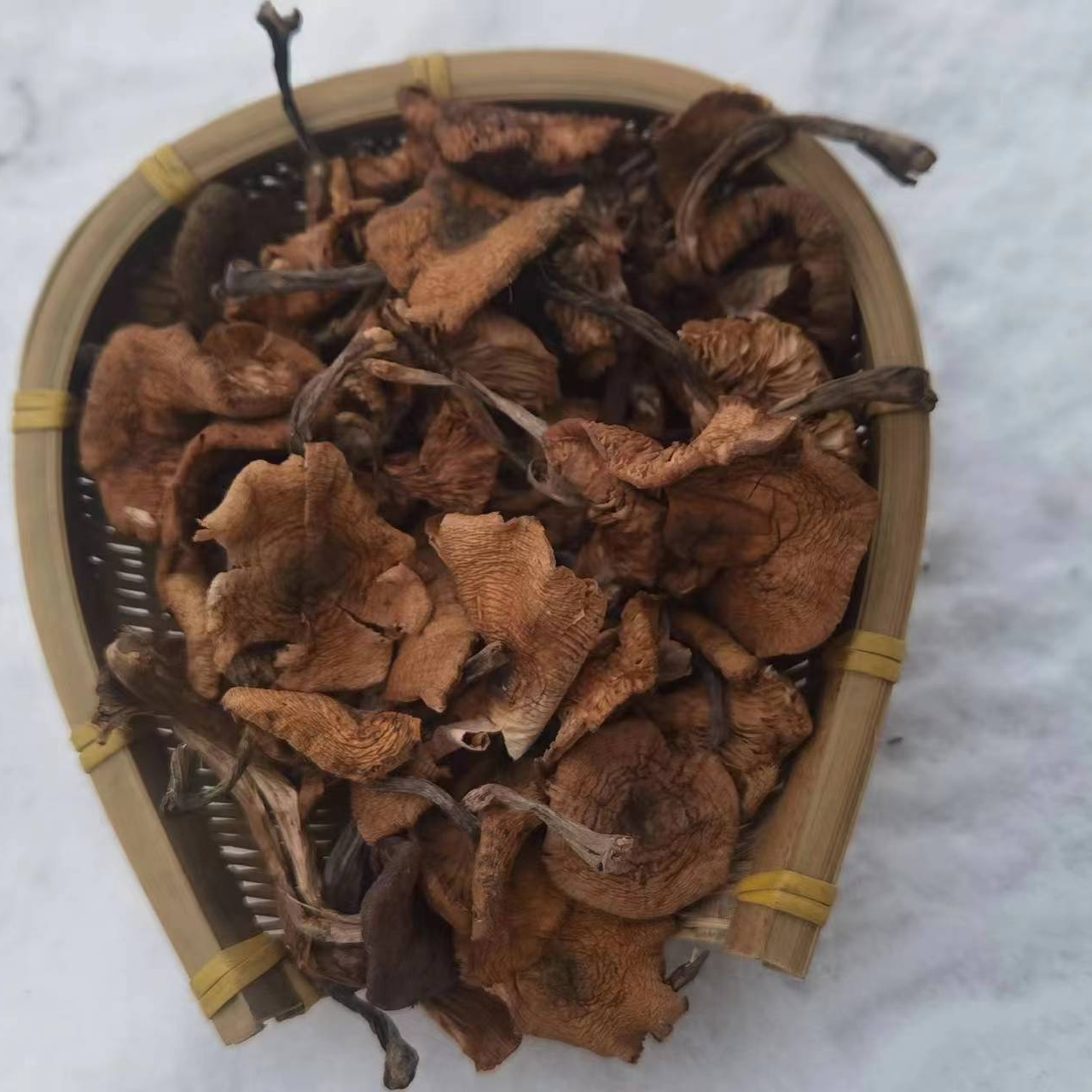 榛蘑干纯野生小鸡炖蘑菇猪肉粉条炖蘑菇炒肉炖汤