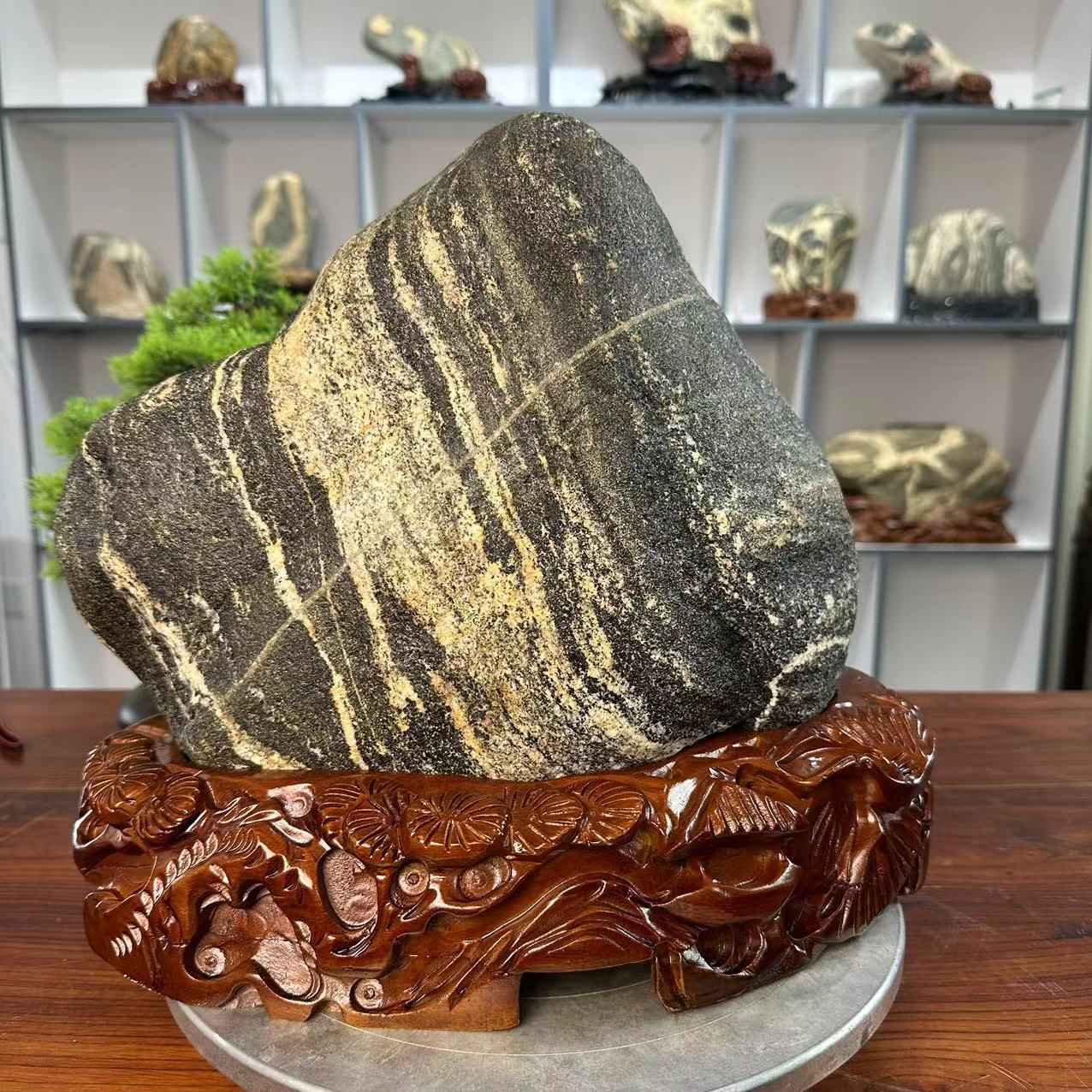 《高山流水》，尺寸：长36cm*高34cm*厚22cm，重量38.5斤。