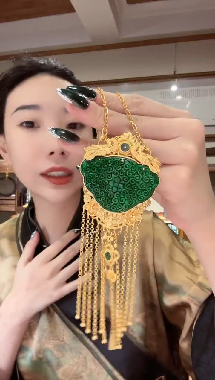 【闪购商品】翡翠颈饰银S925镀金镶嵌1