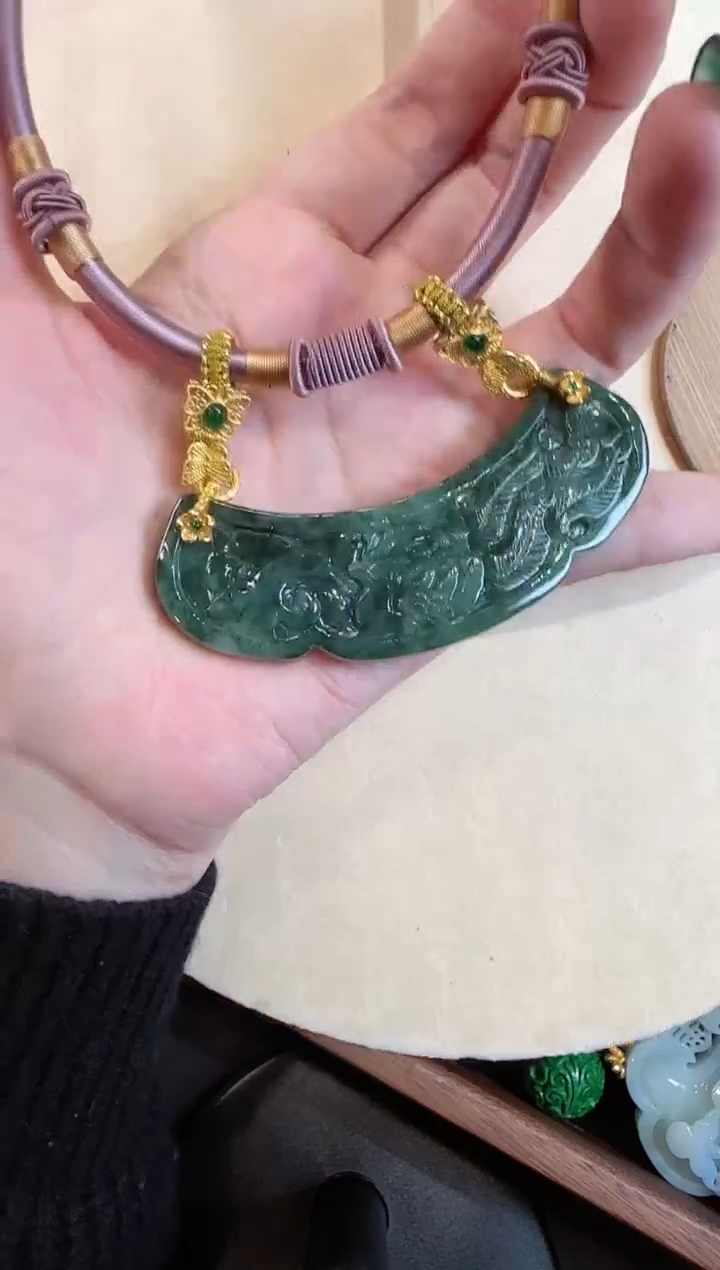 【闪购商品】翡翠颈饰未镶嵌1