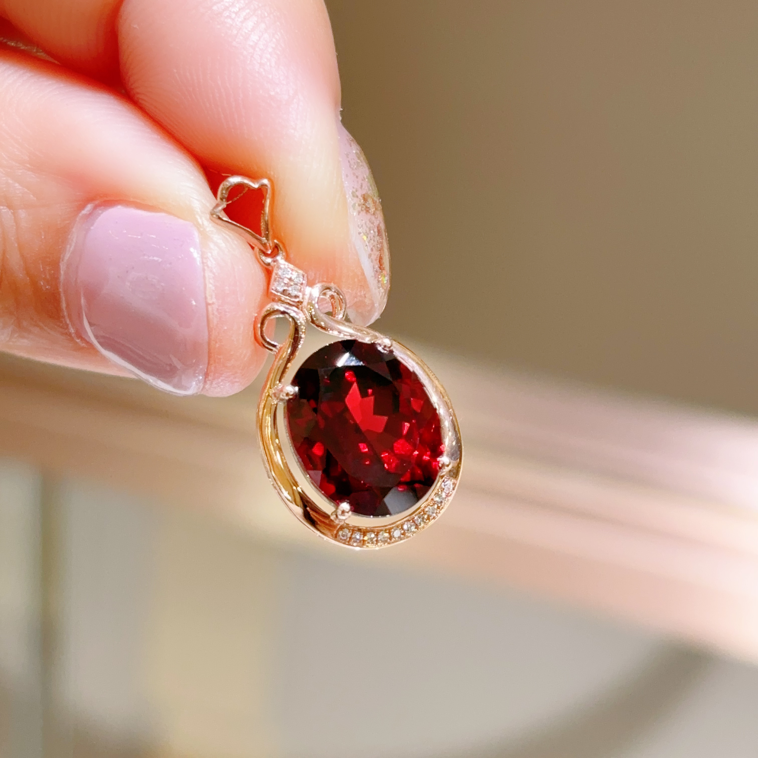 5.17ct 18k玫瑰金镶嵌石榴石吊坠