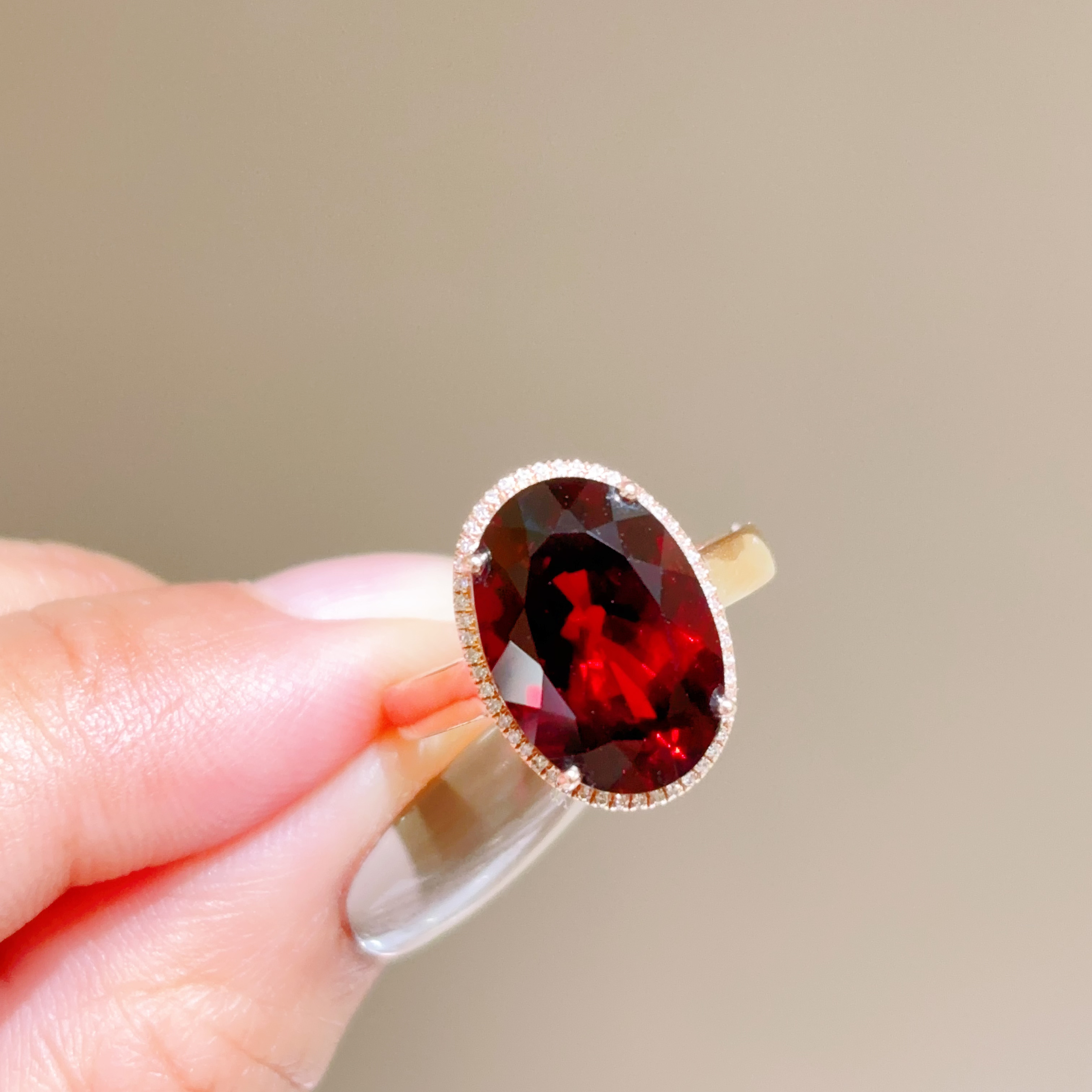 7.7ct 18k金镶嵌石榴石戒指 2780