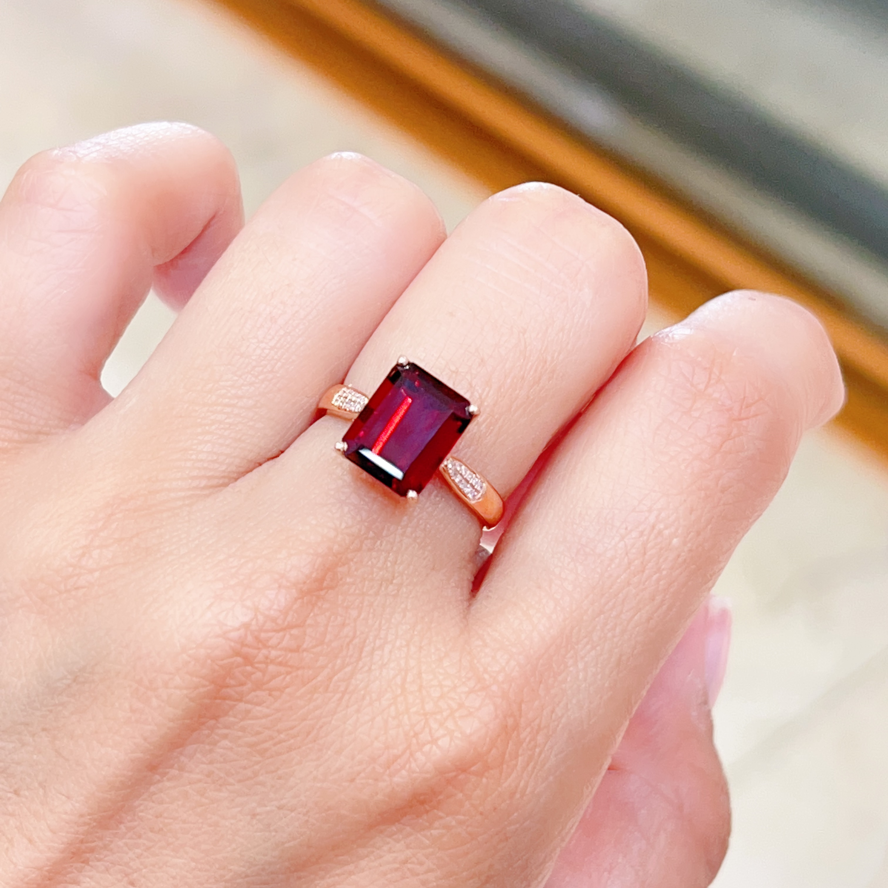 4.53ct 18k金镶嵌石榴石戒指 2088