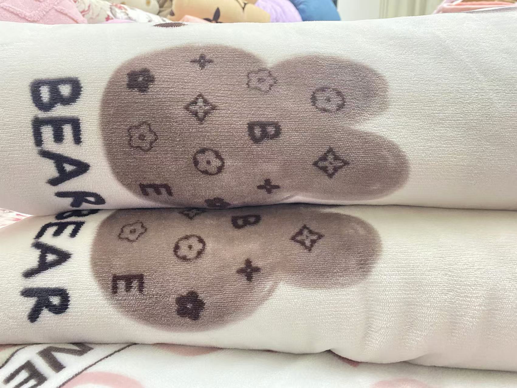 【潮牌兔】单人牛奶绒三层自发热冬被jan16th