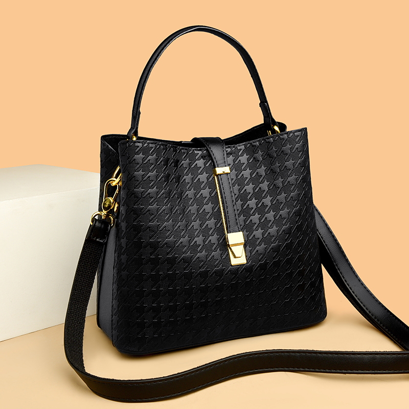 2024包包新款高档休闲百搭大容量单肩斜跨包气质简约水桶包