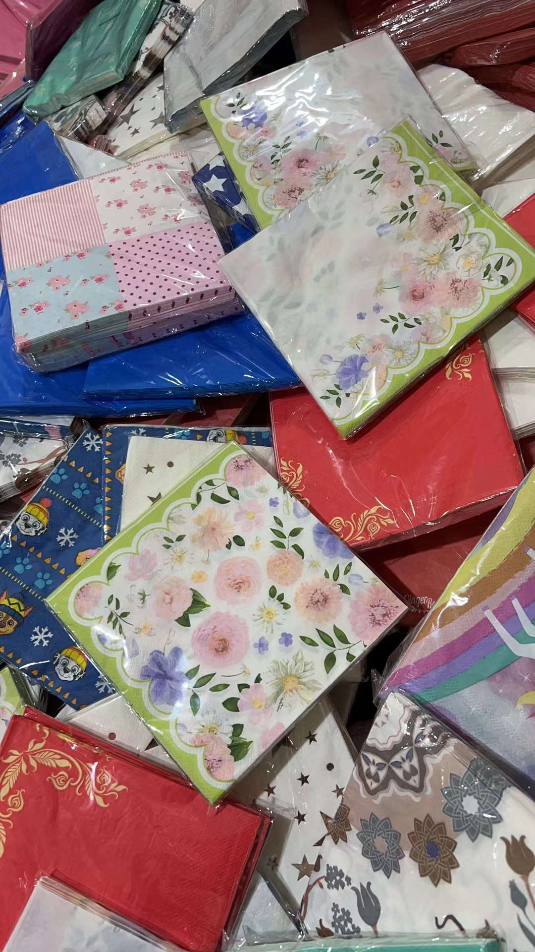 F4多色多款高颜值纸巾盒纸巾发5斤8两不发黑