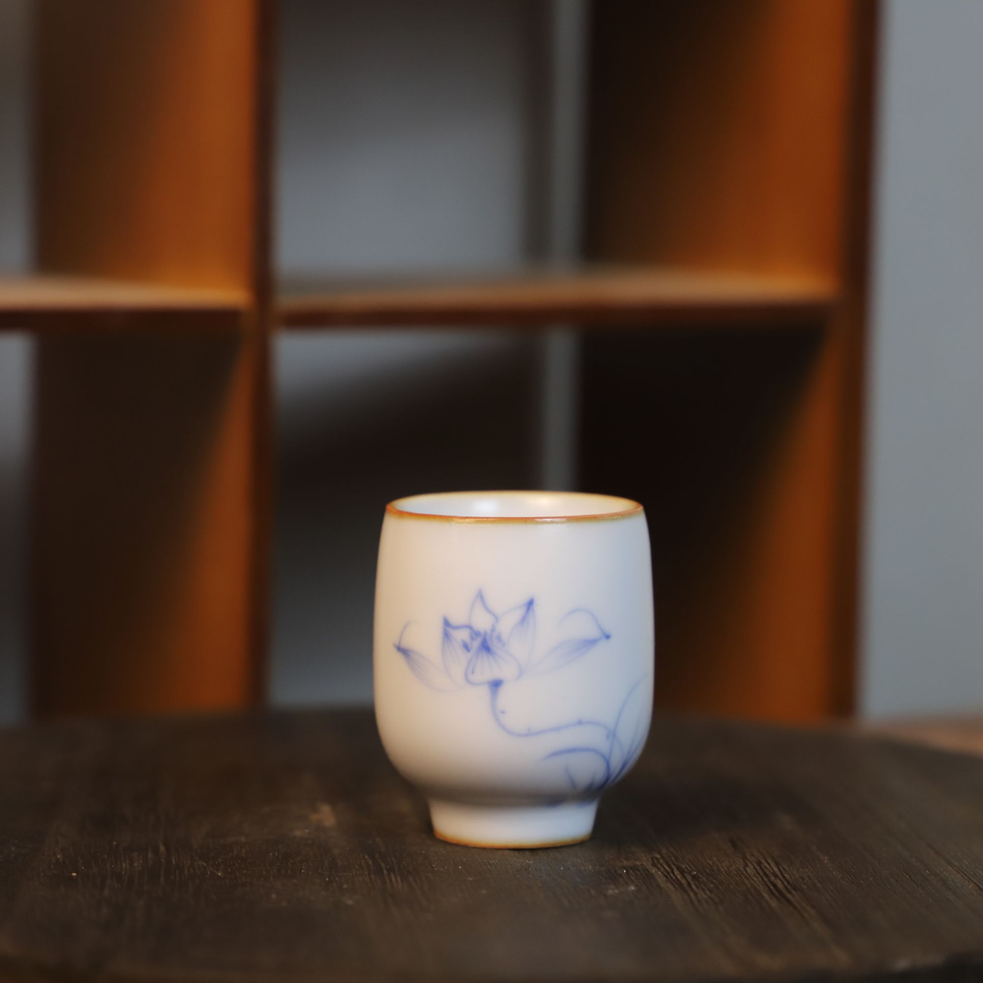 手绘荷花品茗杯高档功夫陶瓷家用茶杯