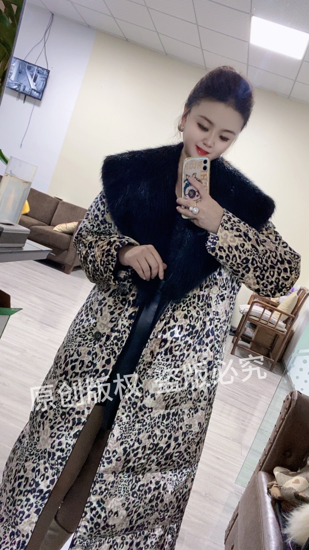 【豹纹】[红人上新]思臻家设计师新款冬季鹅绒服-CC303