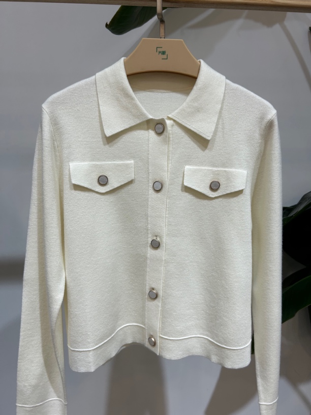 PD2024秋款时尚翻领小香风轻奢长袖针织衫P4B333205M05–599P