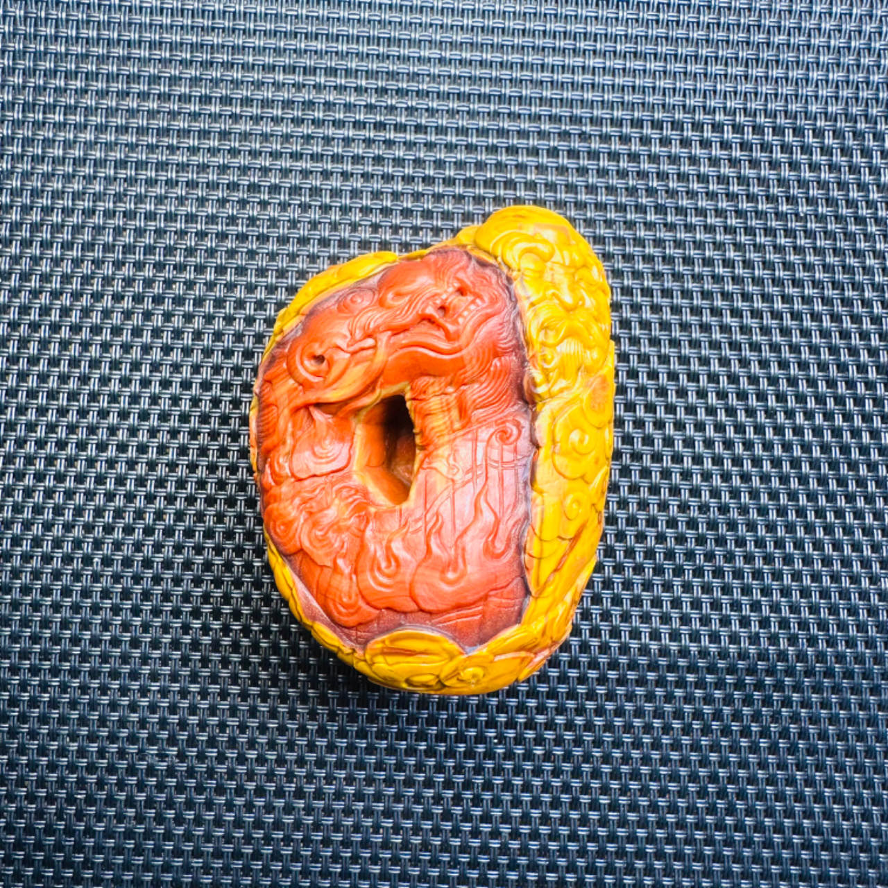 上谷战国红玛瑙刘大湾降龙罗汉雕刻件