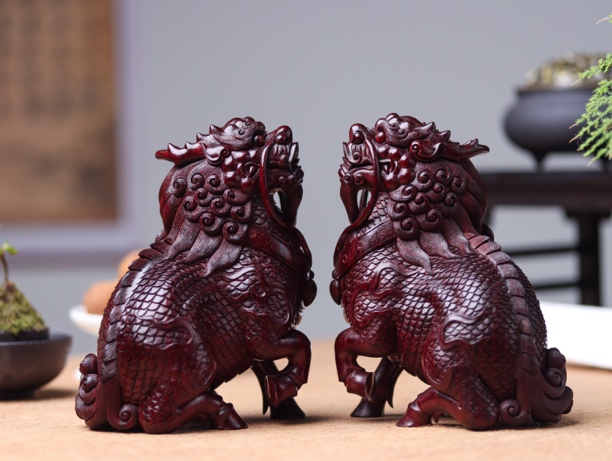 湘工石争制《麒麟献瑞》精选印度小叶紫檀老琴料，全手工雕刻，孤品级
