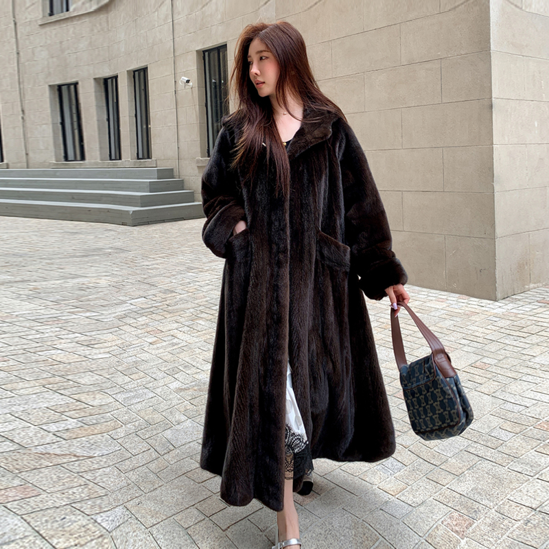 圣保罗”进口小母貂抽刀水貂皮草连帽长款外套貂皮大衣女ZD16Y023