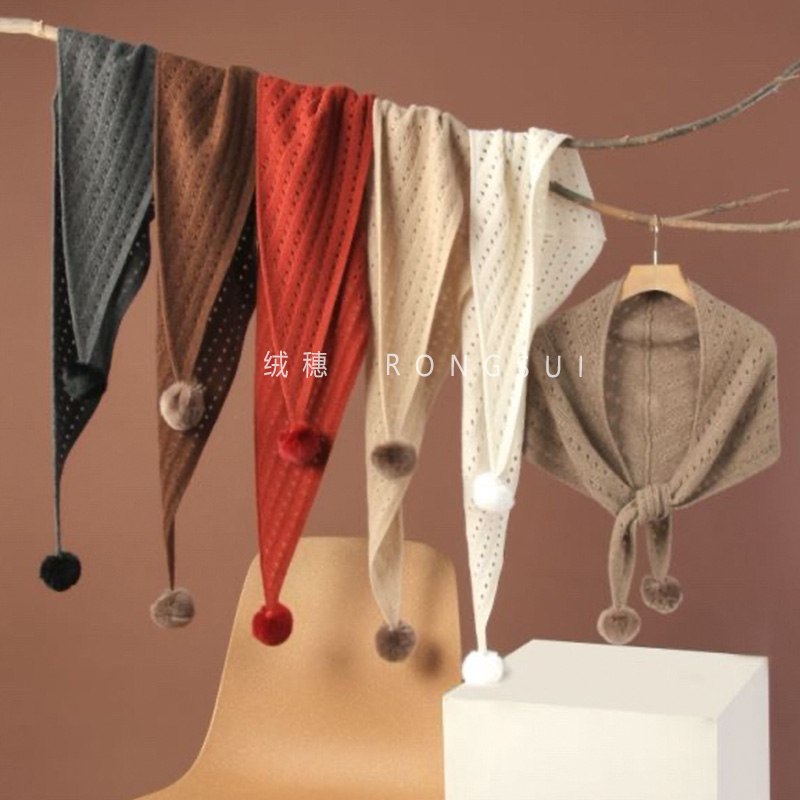 钟爱她！100%纯羊绒围巾披肩女秋冬保暖镂空纯色带兔毛球可亲子