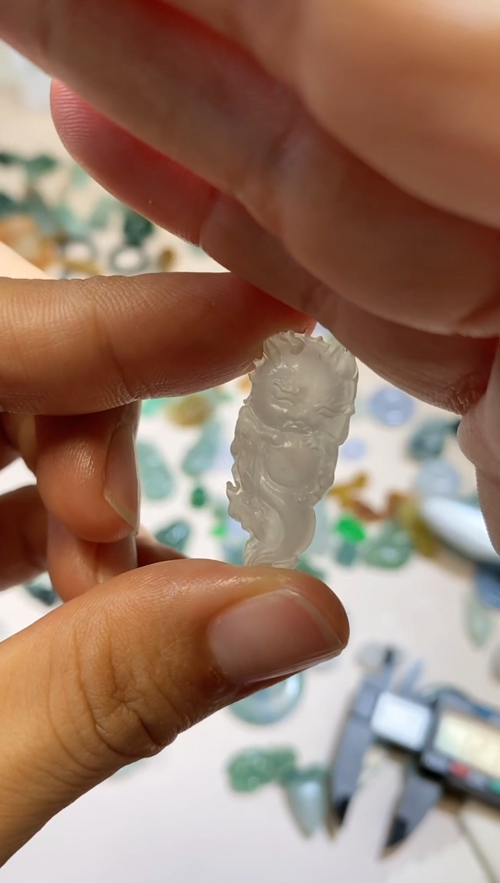 【闪购商品】定制翡翠挂件未镶嵌小龙女