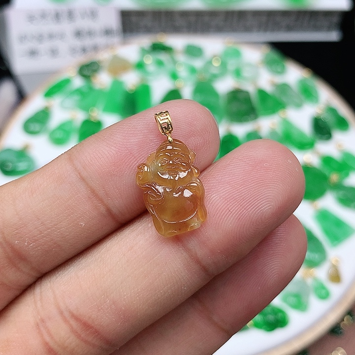 翡翠配石18K金扣 小巧精美冰飘红翡小薄财神爷